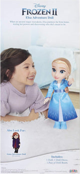 Disney Frozen 2 Elsa Reispop, pop van 35 cm met jurk geïnspireerd op de cultfilm, laarzen en lang gevlochten haar voor extra speelplezier, voor meisjes vanaf 3 jaar