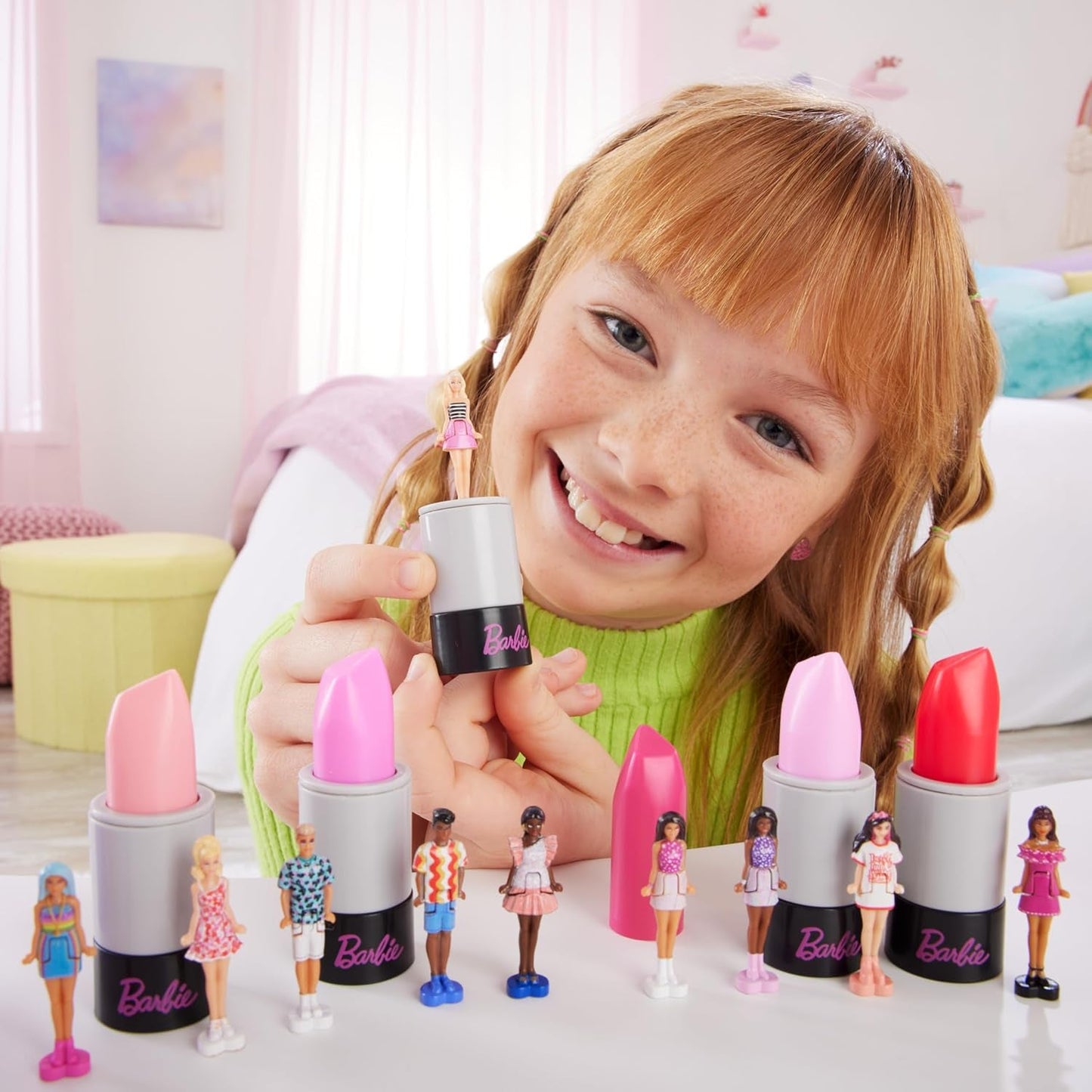 Barbie Mini Barbieland set van 5 fashionista's poppen, ca. Mini-poppen van 3,8 cm hoog in lippenstiftmouwen, verrassingscollectieset (stijlen kunnen variëren), JBD26 Naty Shop-poppen