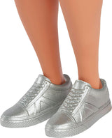Ken Barbie Fashionistas pop nr. 236 met zwart haar, groenblauw ombré tanktop, spijkerbroek en zilveren sneakers, HYV00