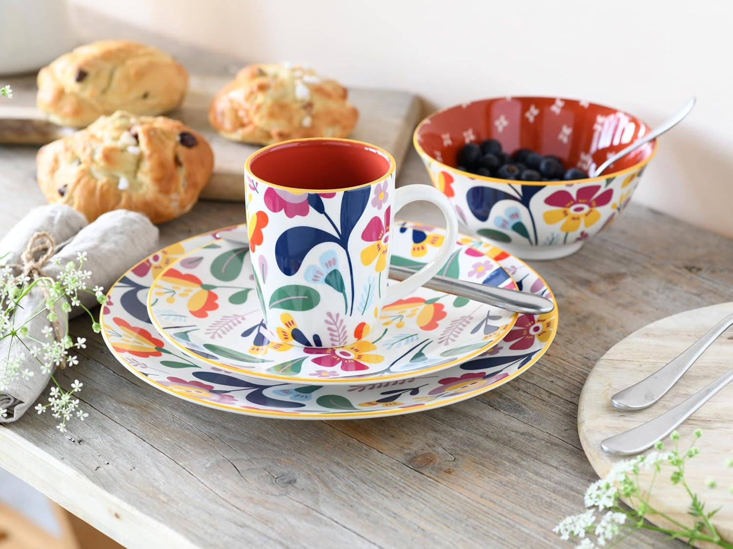 CreaTable, 17407, Folklore-serie, 16-delige serviesset voor 4 personen, porseleinen combinatieservies, vaatwasmachine- en magnetronbestendig, kwaliteitsfabricage