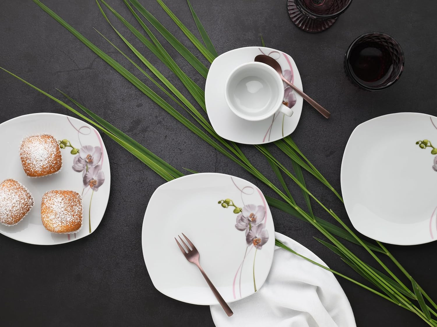 CreaTable, 24024, Square Orchid-serie, 18-delige serviesset voor 6 personen, porseleinen koffieservies, vaatwasmachine- en magnetronbestendig, kwaliteitsproductie