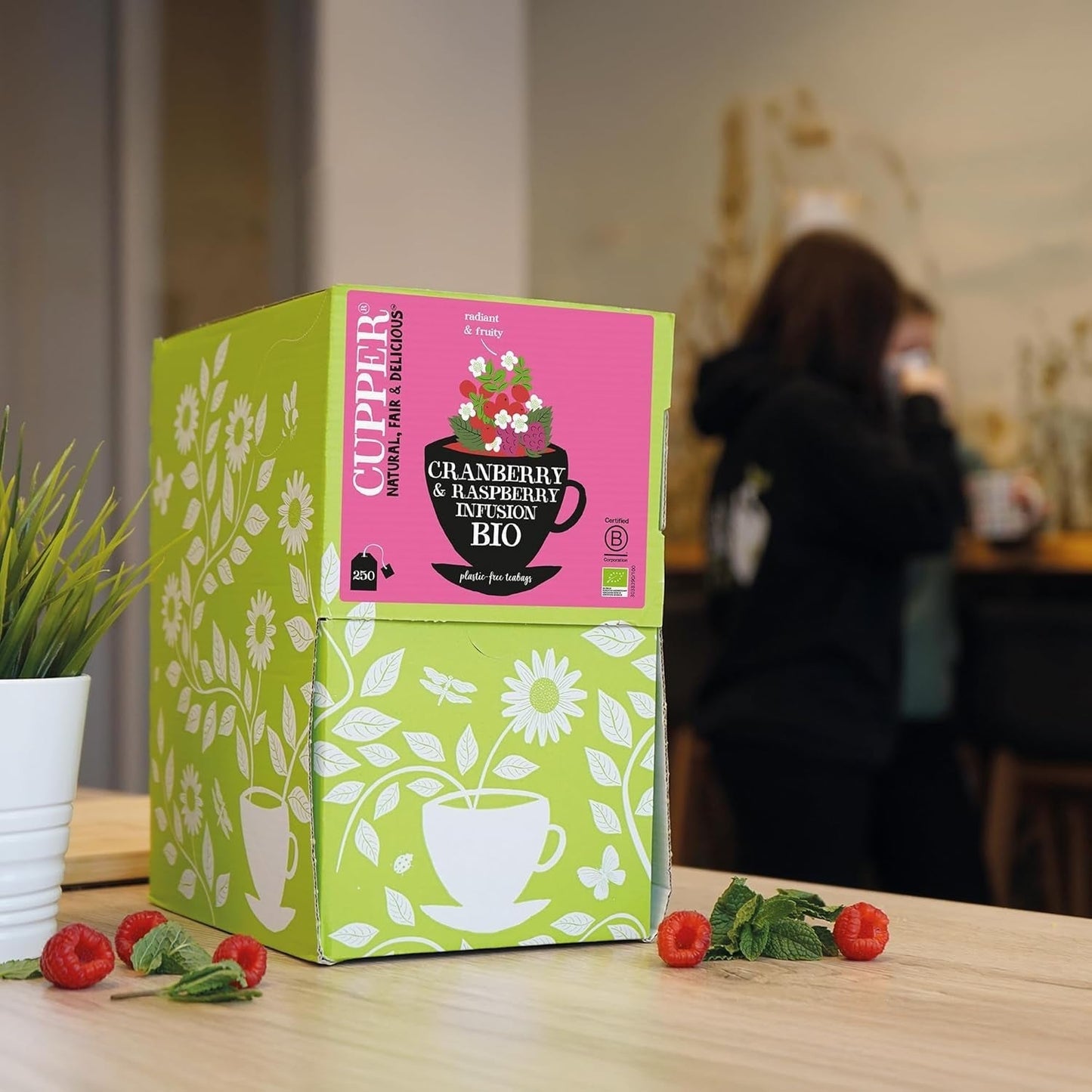 Cupper Biologische fruitthee Cranberry Framboos | Frambozenthee | 250 ongebleekte theezakjes | Groot pakket | Ideaal voor op kantoor | Ecologisch | Eerlijke handel