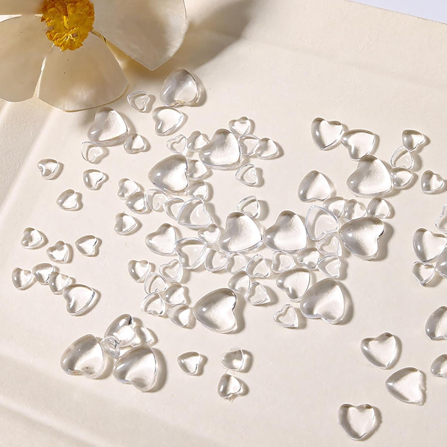 3D Heart Nail Art Charms,320 Stück Niedliche Klar Acryl Herz Nail Charms, Flatback Heart Nagel Strasssteine ​​4Mm 6Mm 8Mm Harz Nagelkunst Decoraties voor Frauen Mädchen DIY Maniküre Zubehör(4Mm 6Mm 8Mm)