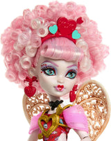 Monster High Scary Sweet Birthday Cupido Asteria-pop in roze en rode feestjurk met thema-accessoires zoals uitnodiging, ballon, cadeau en meer, JBG77