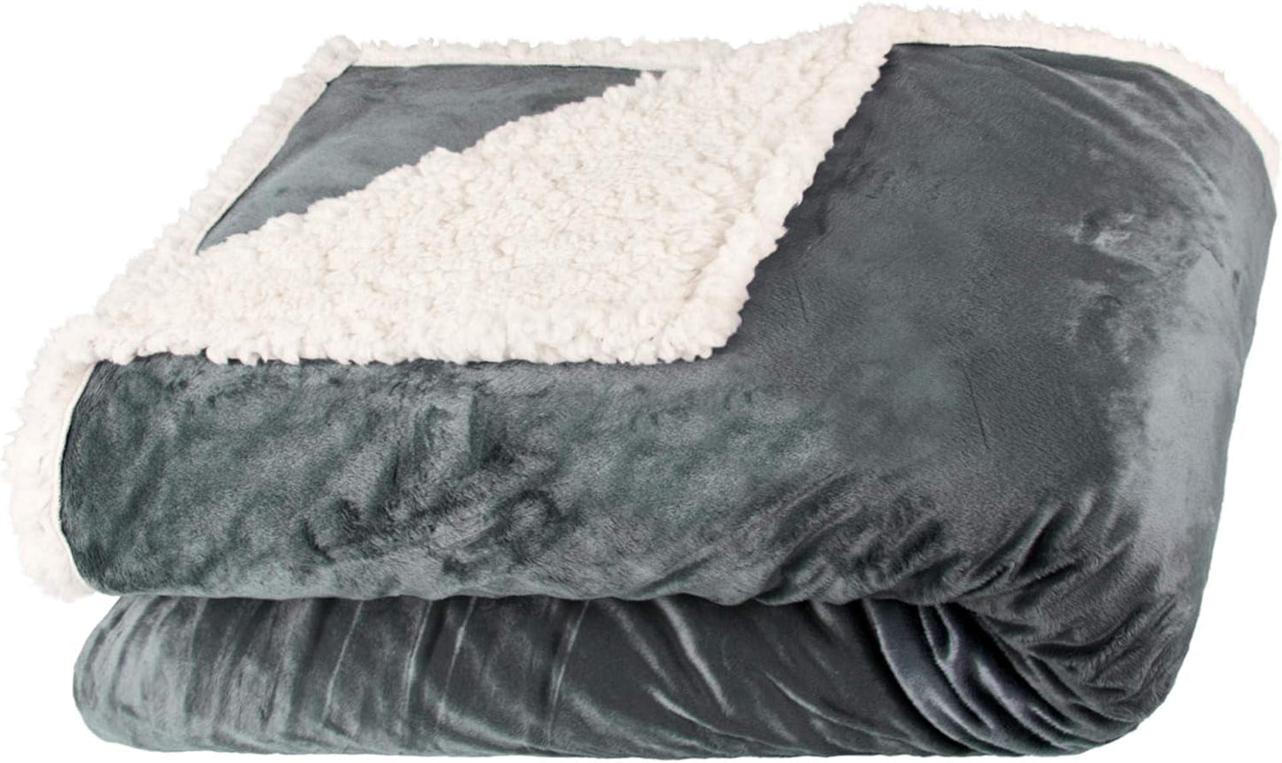 Aqua-Textil Pluizige knuffeldeken 150 X 200 Cm Grijs Wit Melange Pluche TV-deken Sprei Sherpa Fleece Oeko-Tex Ottawa Bedden en Dekens Besuche den aqua-textil-Store Grijs Wit Nicki Comfortabele deken 150 X 200 Cm