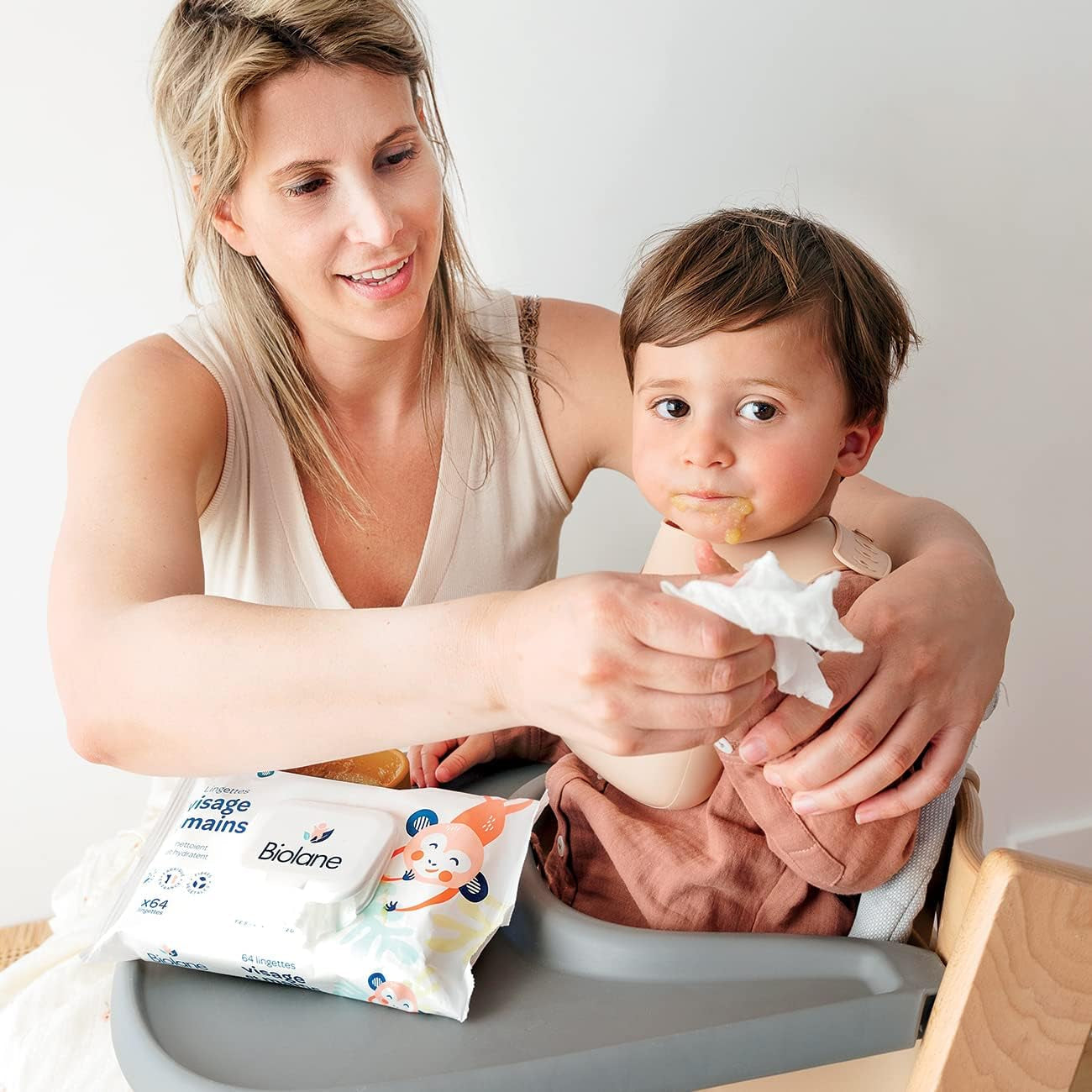 BIOLANE - Vochtige doekjes voor baby's, gezicht en handen - Extra zachte reinigingsdoekjes voor hygiëne - Vochtige doekjes voor baby's vanaf de geboorte - Alcoholvrij - 12 x 64 doekjes (768 doekjes)