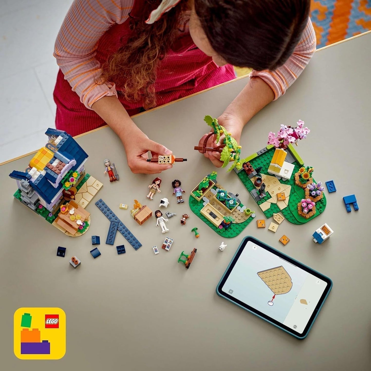 LEGO Friends Huis en bloementuin De imker bouwset Natuurspeelset Cadeau voor meisjes 12+ Bouwbare modelset 4 minifiguren en dierfiguren Kat en konijn 42669 Bouwsets Besuche in LEGO-Store