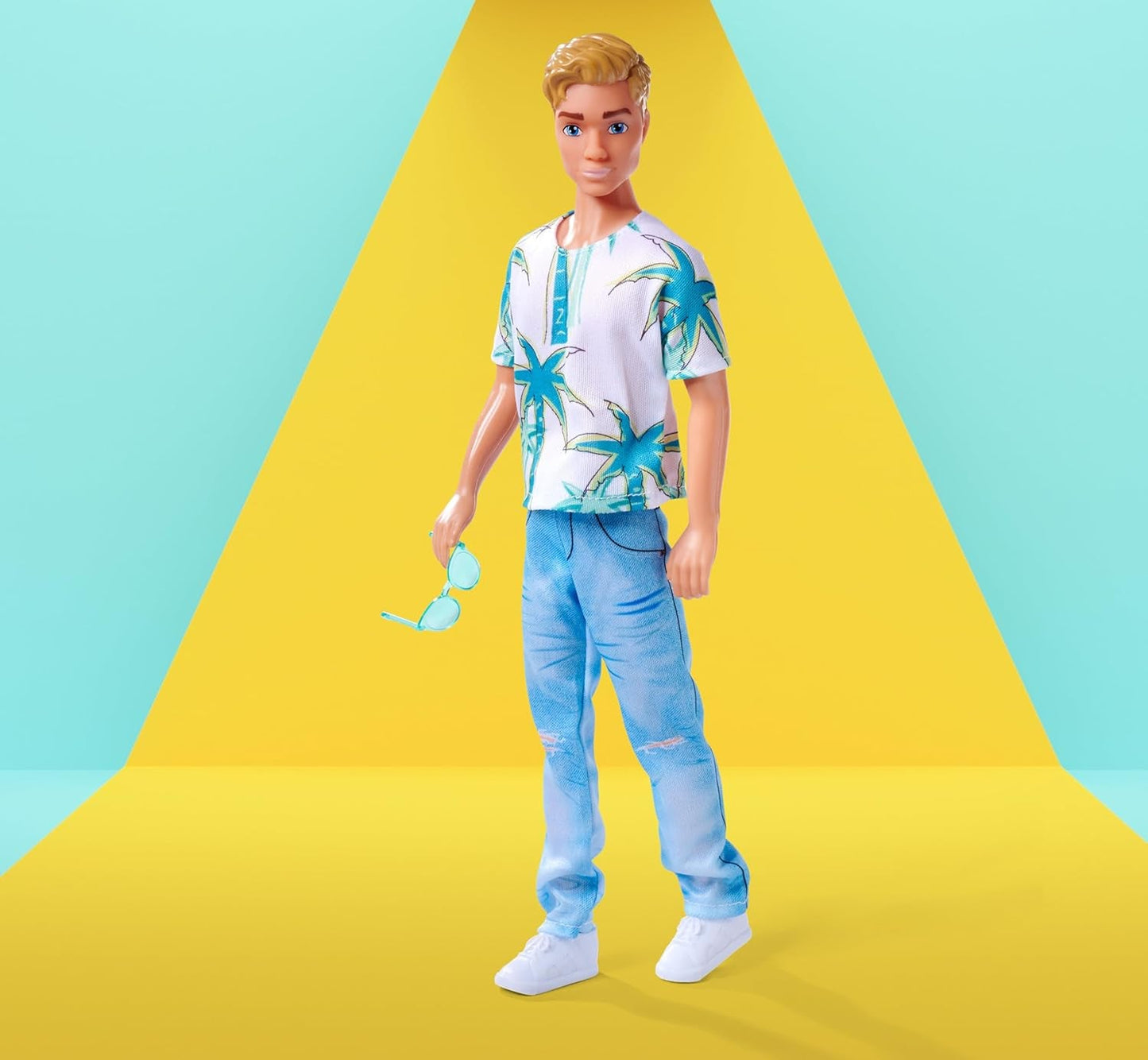 Simba Steffi Love Kevin-pop met palmprinttopje en coole jeans, inclusief zonnebril, 30 cm, vanaf 3 jaar