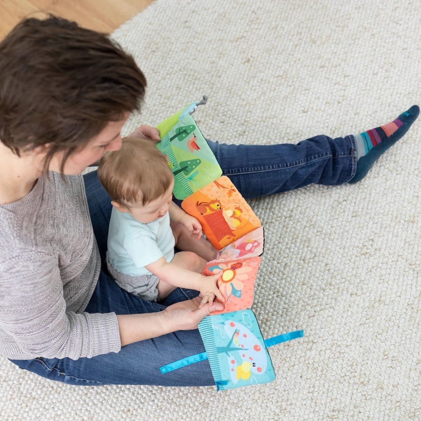Lamaze Kleurrijke rupsrit, speelgoed voor pasgeborenen, zintuiglijk babyspeelgoed met kleuren en geluiden, ontwikkelingsspeelgoed voor jongens en meisjes van 6 maanden, L27463 Babyspeelgoed Naty Shop