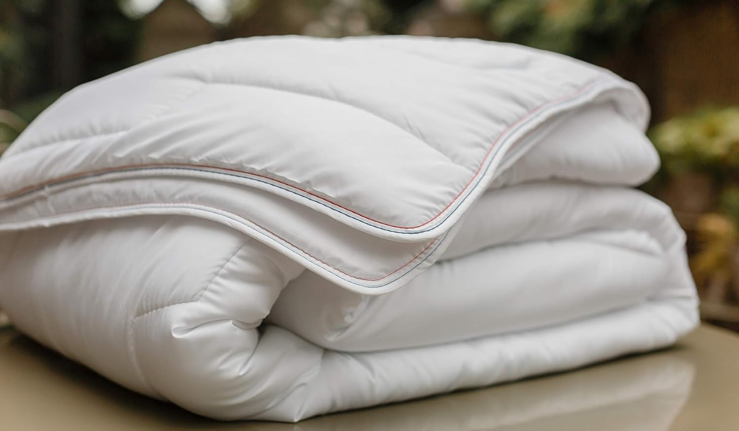 Dekbed van percalkatoen 240 x 220 cm Hoge kwaliteit 100% percalkatoen Zacht en comfortabel Duurzame fijne afwerking Gemaakt in Frankrijk Witte dekbedden en dekbedden Naty Shop