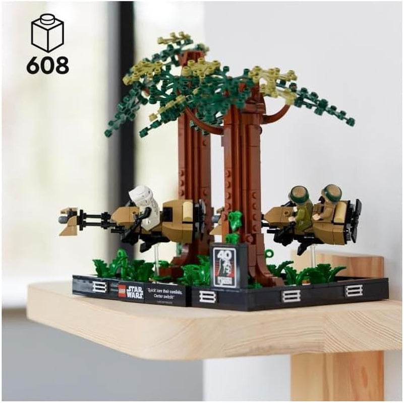LEGO 75353 Star Wars Pursuit on Endor - Dioramaset, Return of the Jedi met Luke Skywalker, Princess Leia & Scout Trooper en Speeder Bikes, bouwsets ter ere van het 40-jarig jubileum Besuche in LEGO-Store