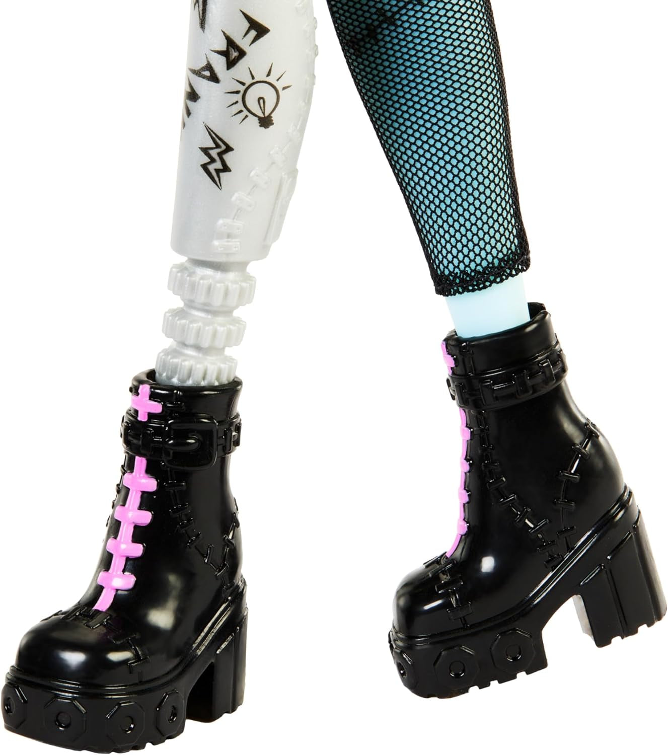 Monster High Frankie Stein-pop in spijkerjasje en korte broek, inclusief haar puppy Watzie en accessoires zoals een rugzak, snack en notitieboekje, HXH73