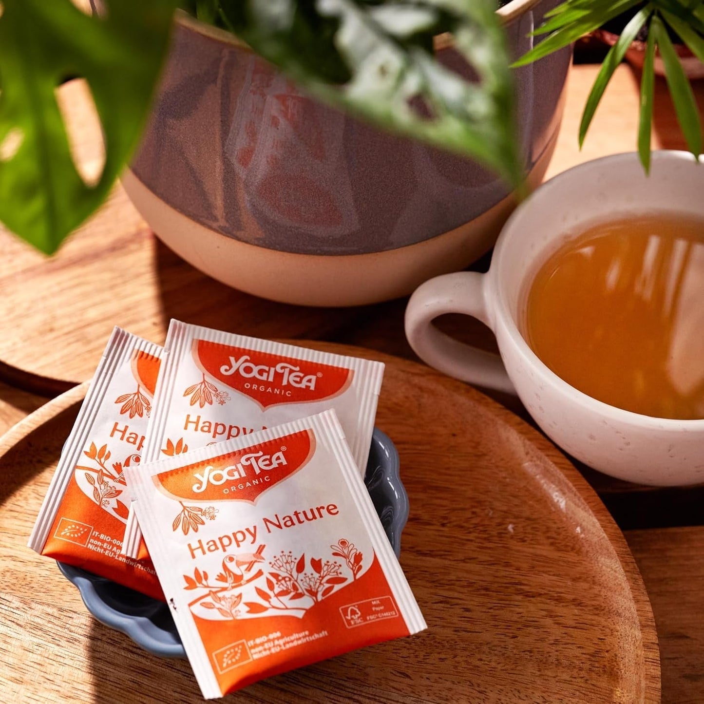 Yogi Tea - Happy Nature, Koop er één en doe het goede, biologische Ayurvedische kruidenkruidenthee, mango, mandarijn, vanillemengsel, Yogi Tea 6-pack, 6X17 theezakjes (in totaal 102 theezakjes)