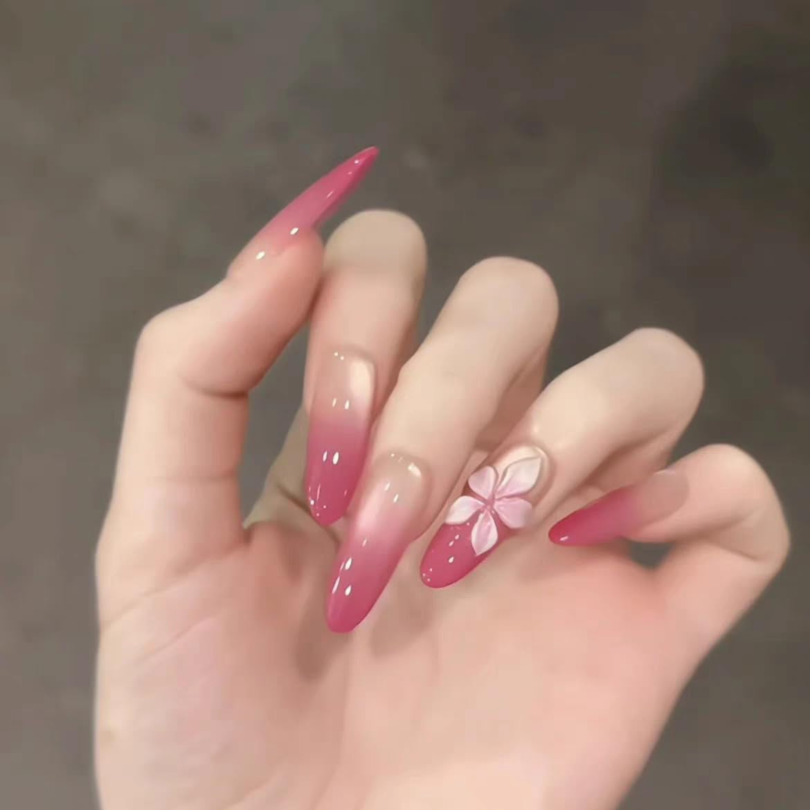 Mouyuglow Lange nagels Stiletto Melkwit Gradiënt Roze Glitter Cool Nepnagels met lijm Roze Ombre Glitter Kunstnagels