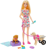 Barbie Dog Duo-pop en accessoires, inclusief puppy en grote hond met rolstoel, riem, voerbak, huisdierbed en botbeloningen, voor kinderen vanaf 3 jaar, HTK37