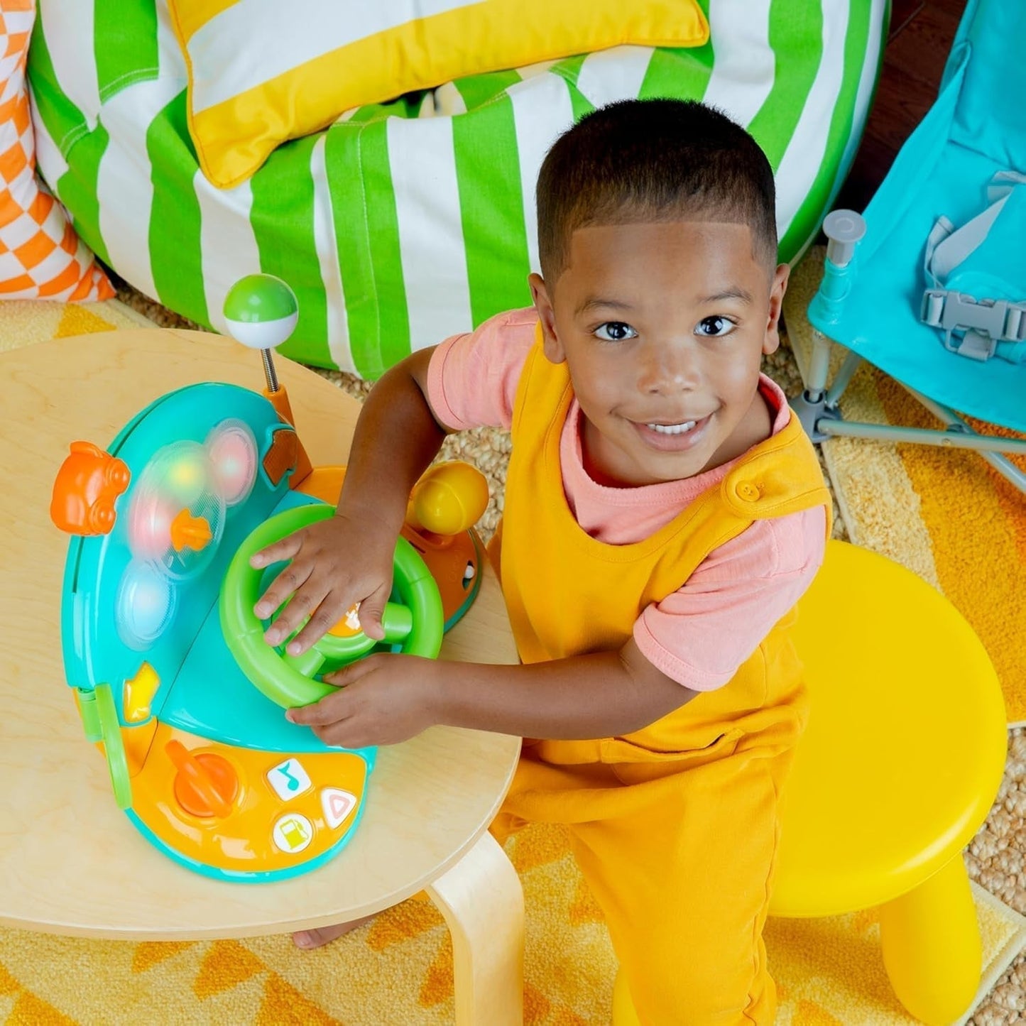 Bright Starts, speelgoedstuur, Lights & Colors Driver, met muziek, autogeluiden, richtingaanwijzers, versnellingspook en meer Bebe Naty Shop Speelgoed
