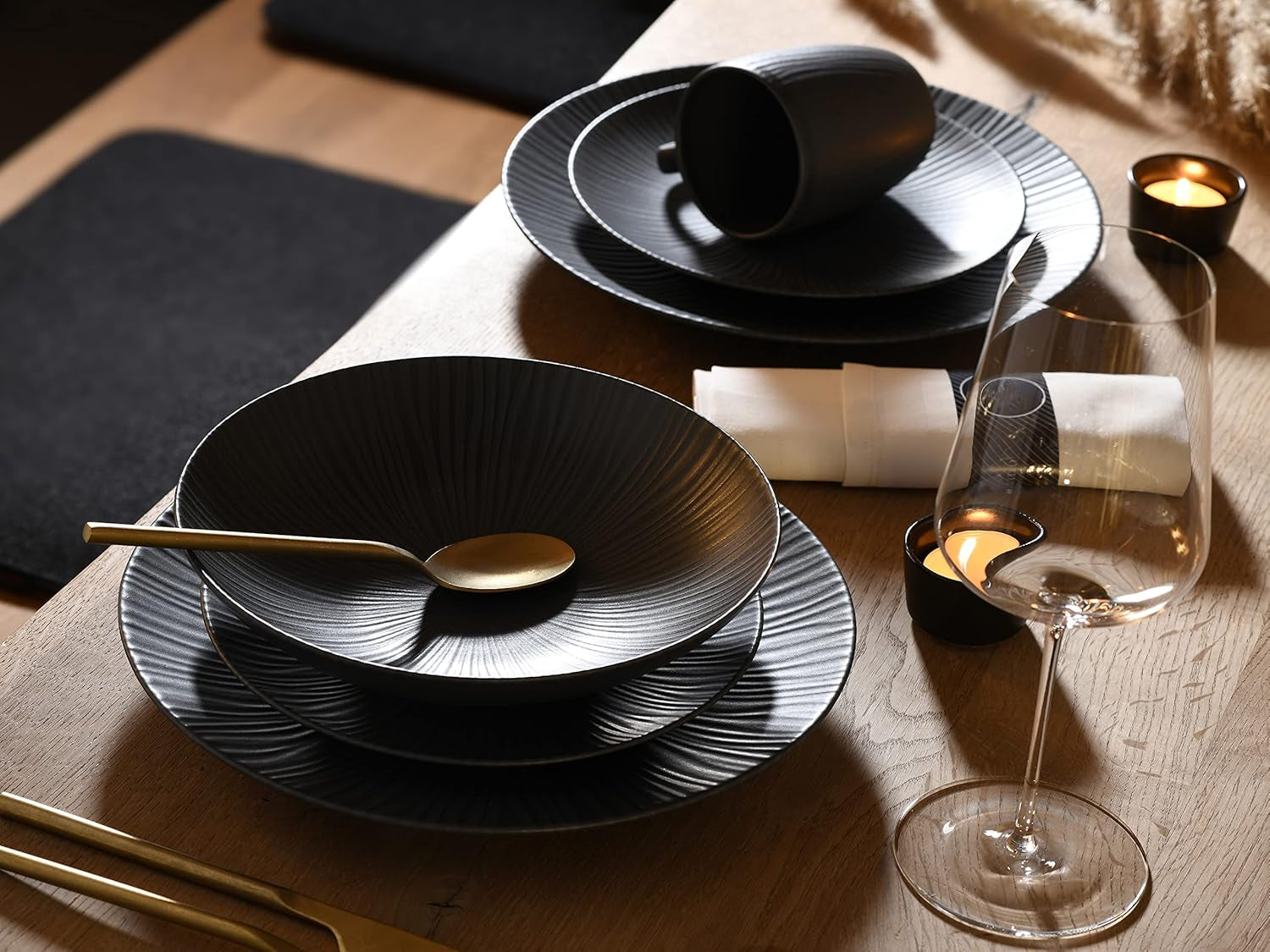 CreaTable, 20537, Vesuvio Black Series, 16-delige serviesset, porseleinen combinatieservies, vaatwasser- en magnetronbestendig, gemaakt in Portugal