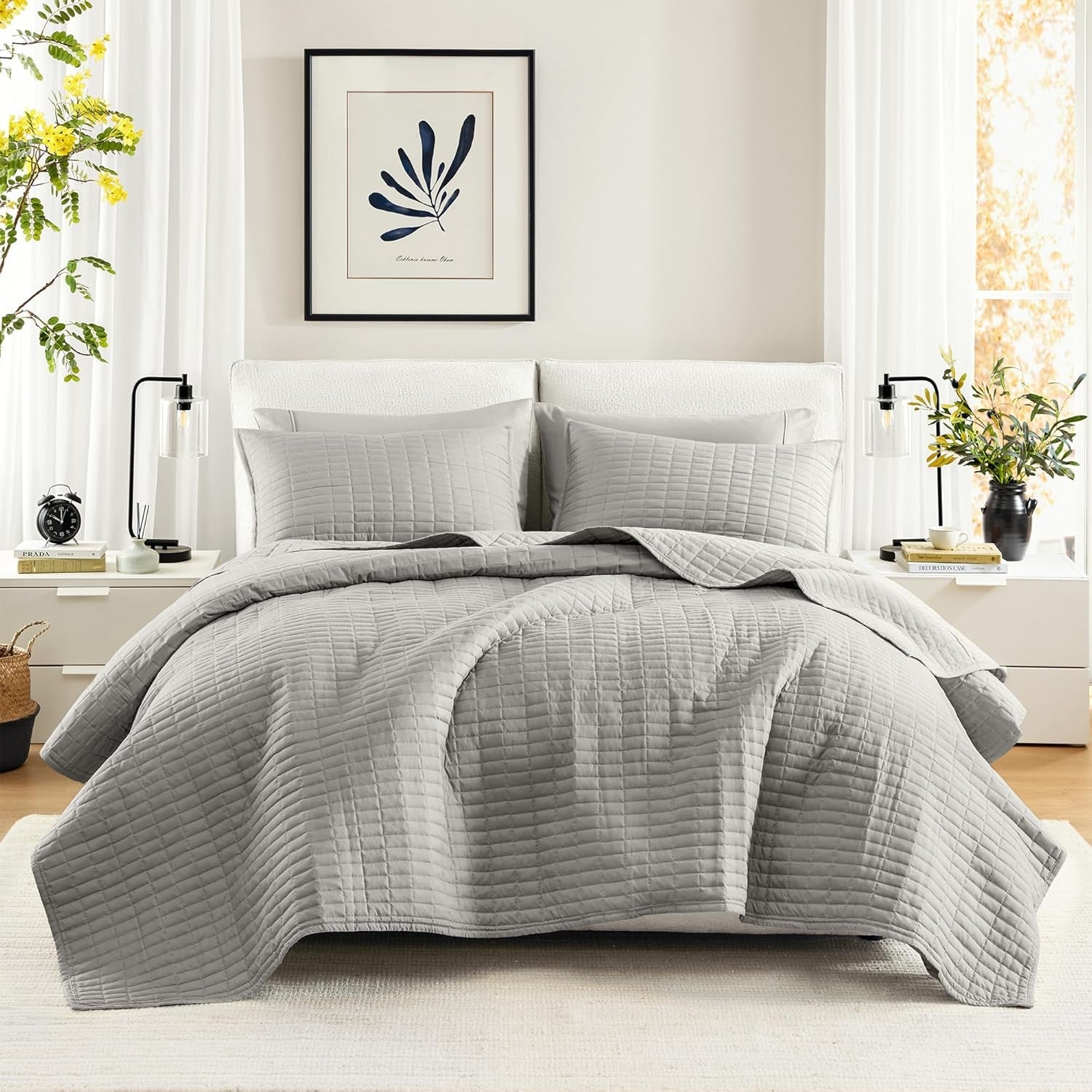 Comfort Spaces Kienna dekbedset Luxe dubbelgestikte zomerdeken Lichtgewicht zacht beddengoed voor het hele jaar Bijpassende kussenslopen Witte deken voor kingsize bedden (264,2 x 228,6 cm) Naty Shop Dekbedden en dekbedden Grijze King/Cal King (104"X90")