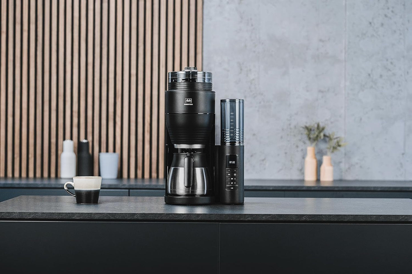 Melitta AromaFresh Therm Pro X - Espressomachine met filter, geïntegreerde molen, afneembaar waterreservoir, roestvrijstalen thermische karaf en timerfunctie, voor maximaal 8 koppen koffie, zwart/zilver