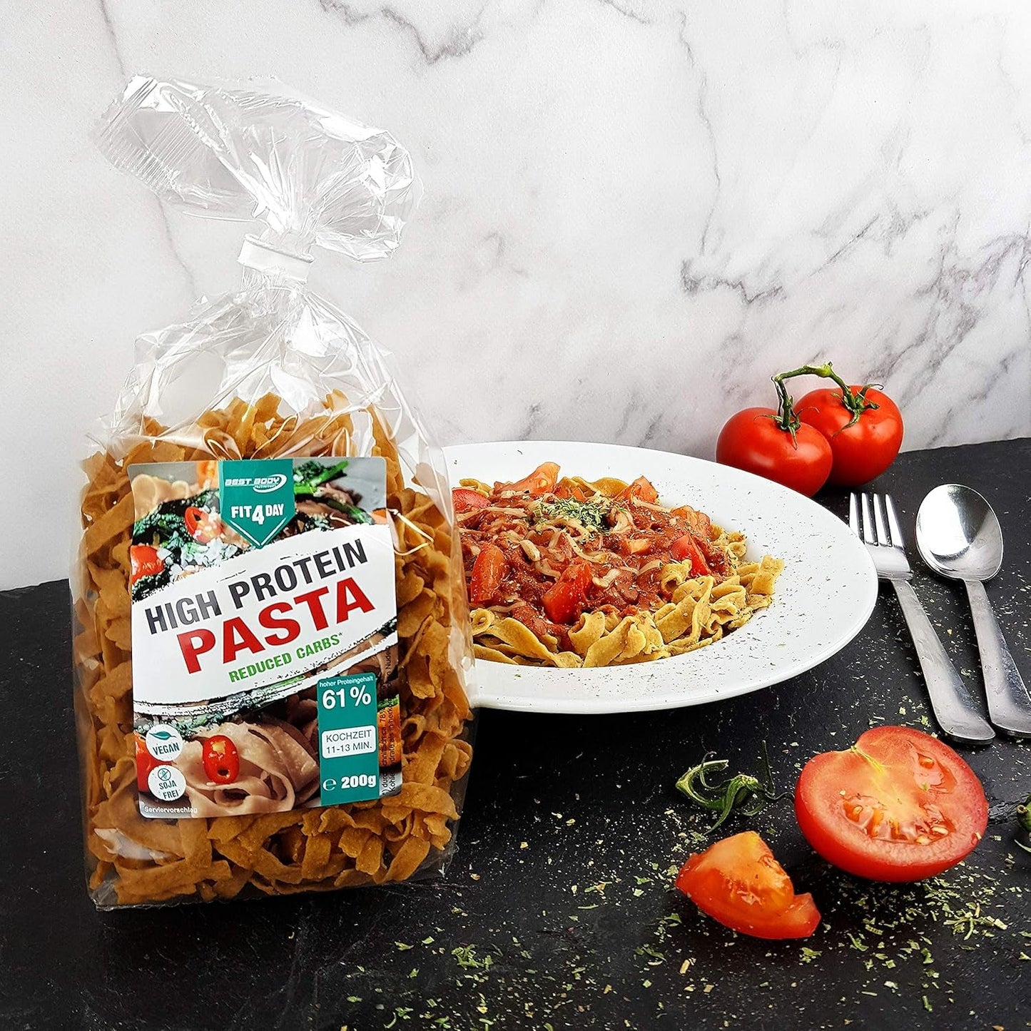 Best Body Nutrition Eiwitpasta 6 x 200 g - Fit4Day High Protein Tagliatelle - 61% eiwit, koolhydraatarm, veganistisch en lactosevrij, sojavrij - Erwteneiwit van hoge kwaliteit - voor koolhydraatarme diëten
