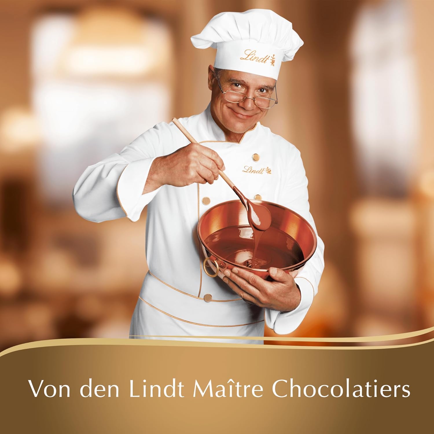 Lindt Creation Hazelnoot De Luxe Reep - Pure chocolade met knapperige hazelnoten in een romige vulling