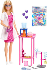 Barbie Wetenschapperspop en accessoires met modieuze blonde pop, laboratoriumtafel, microscoop, kleurveranderende beker en petrischaal, JCR70