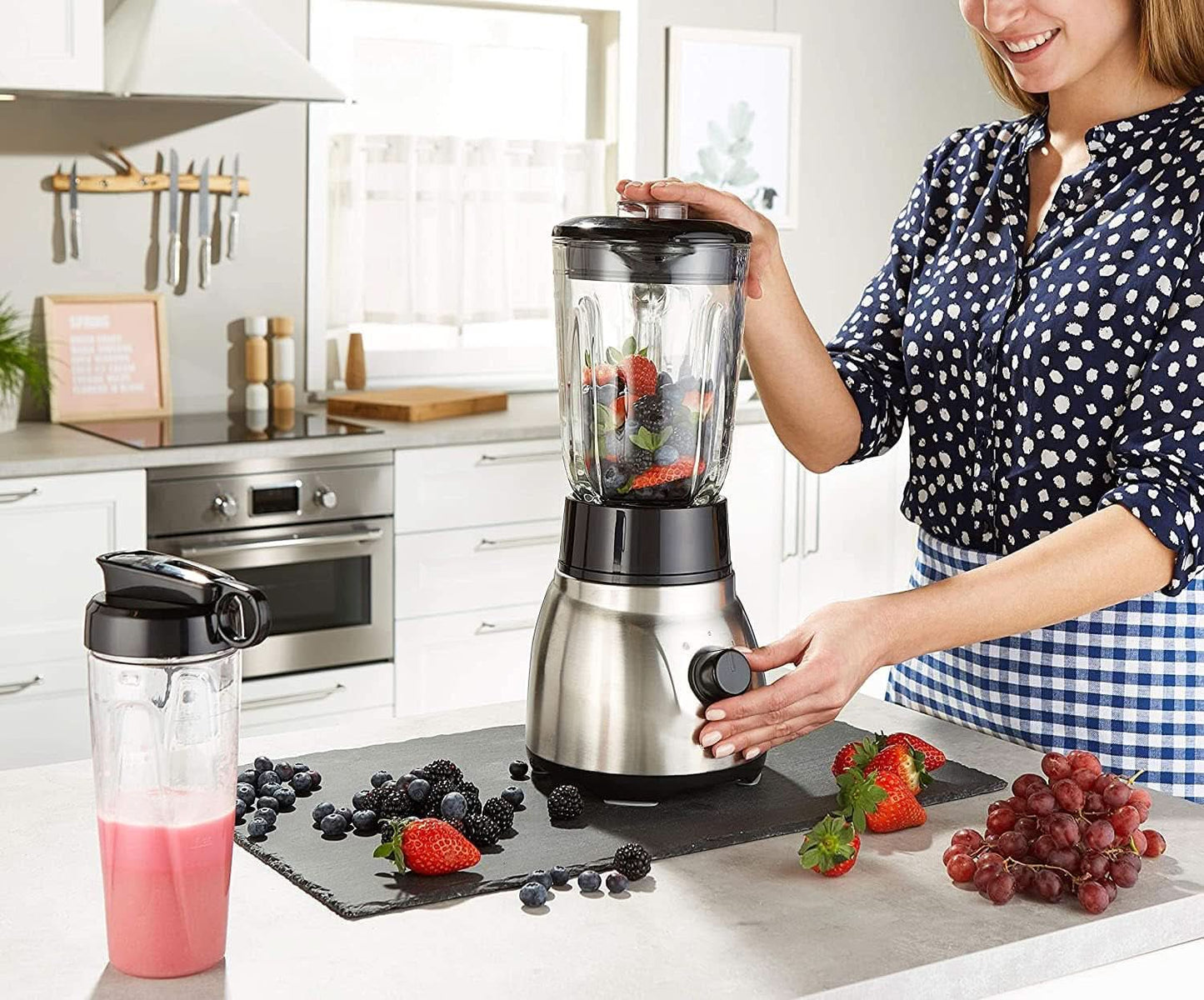 Russell Hobbs Standmixer 2-In-1 [1,5L Glasbehälter Mixer & 0,6L Mini Smoothie Maker -To-Go-Trinkflasche Inkl. Deckel] Spülmaschinenfest, Impuls-/Ice-Crush-functie, Becher BPA Frei, Edelstahl 23821-56 Keuken Naty Shop