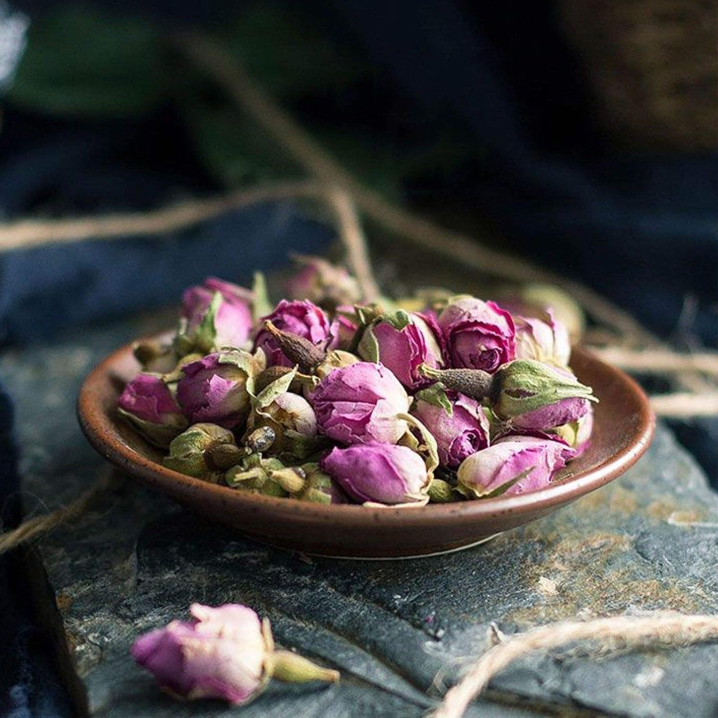 500g premium eetbare rozenknoppen - gedroogde infusie van Atlasrozenblaadjes - zoete en bloemige smaak en aroma - 100% natuurlijk, puur en zonder toevoegingen | Tazarin Ltd