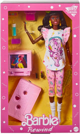 Barbie Rewind - Nostalgisch verzamelfiguur in jaren 80-stijl met prachtig haar en outfit, inclusief tv, popcorn en telefoon, voor fans en verzamelaars, HJX19