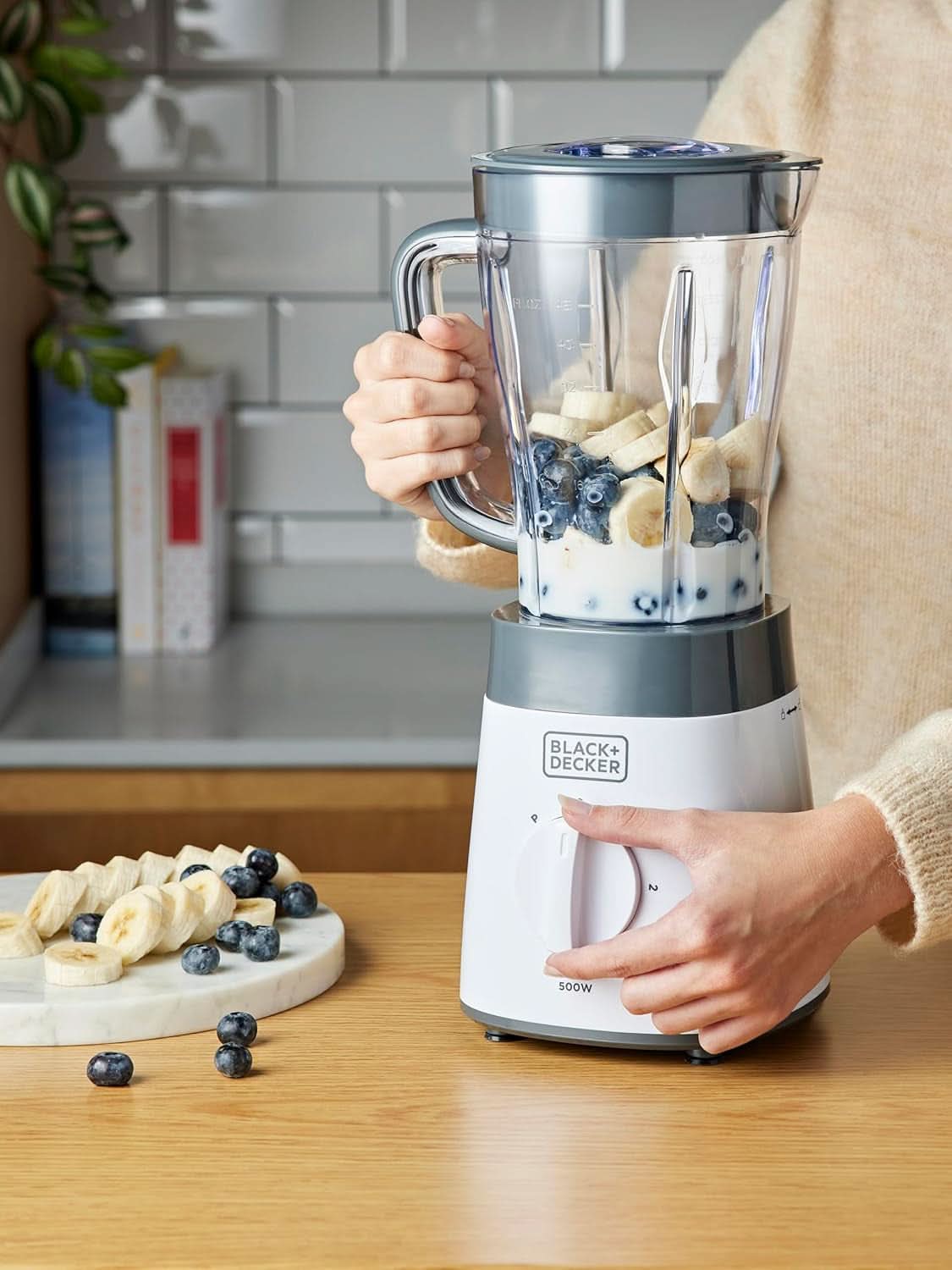 BLACK+DECKER Keukenmixer | 500W | 2 snelheden | Pulsfunctie | Glasrug | 1,5L | Edelstahlmesser Mit 4 Klingen | Herausnehmbar en Leicht Zu Reinigen | Weiß en Grau Kitchen Naty Shop
