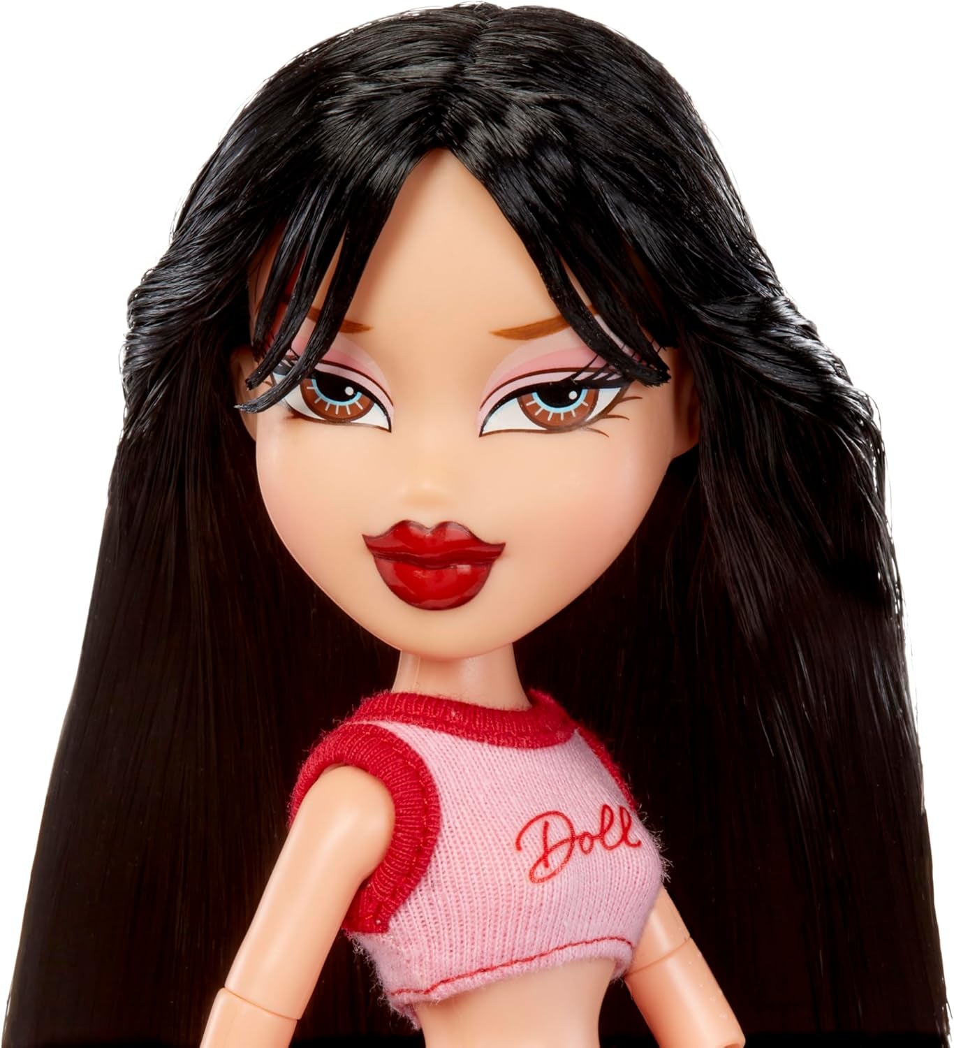 Bratz gaat weg! - Jade - 1 verzamelpop met accessoires, outfit, tas, zonnebril en borstel - Speelgoed voor kinderen - Vanaf 6 jaar, Rood