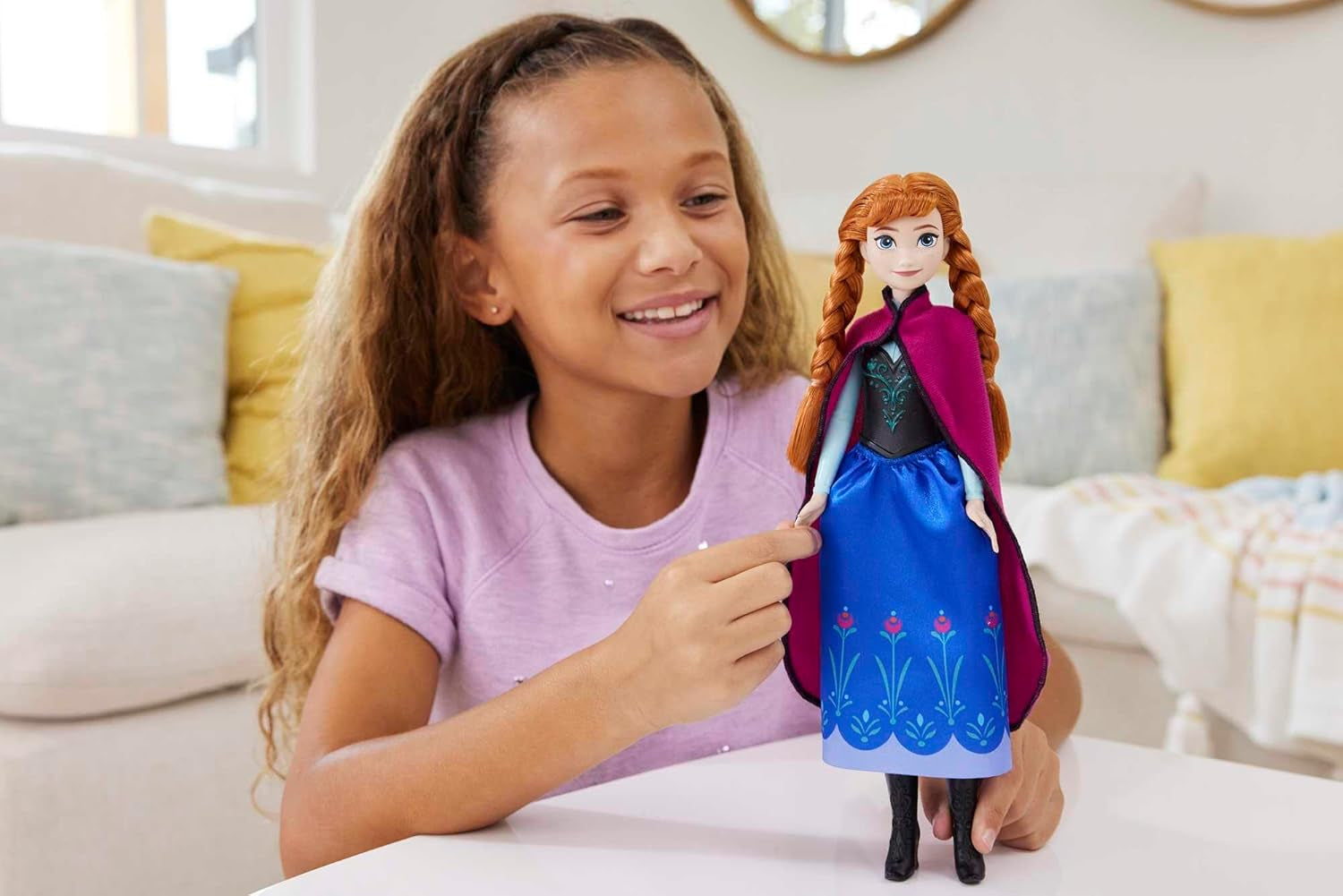 Mattel Disney Princess Anna-pop, The Ice Queen-pop, Gekamd haar, Mobiel, In reispak, Afneembare cape, Disney-cadeaus, 3 jaar oud speelgoed, HLW49 Naty Shop-poppen