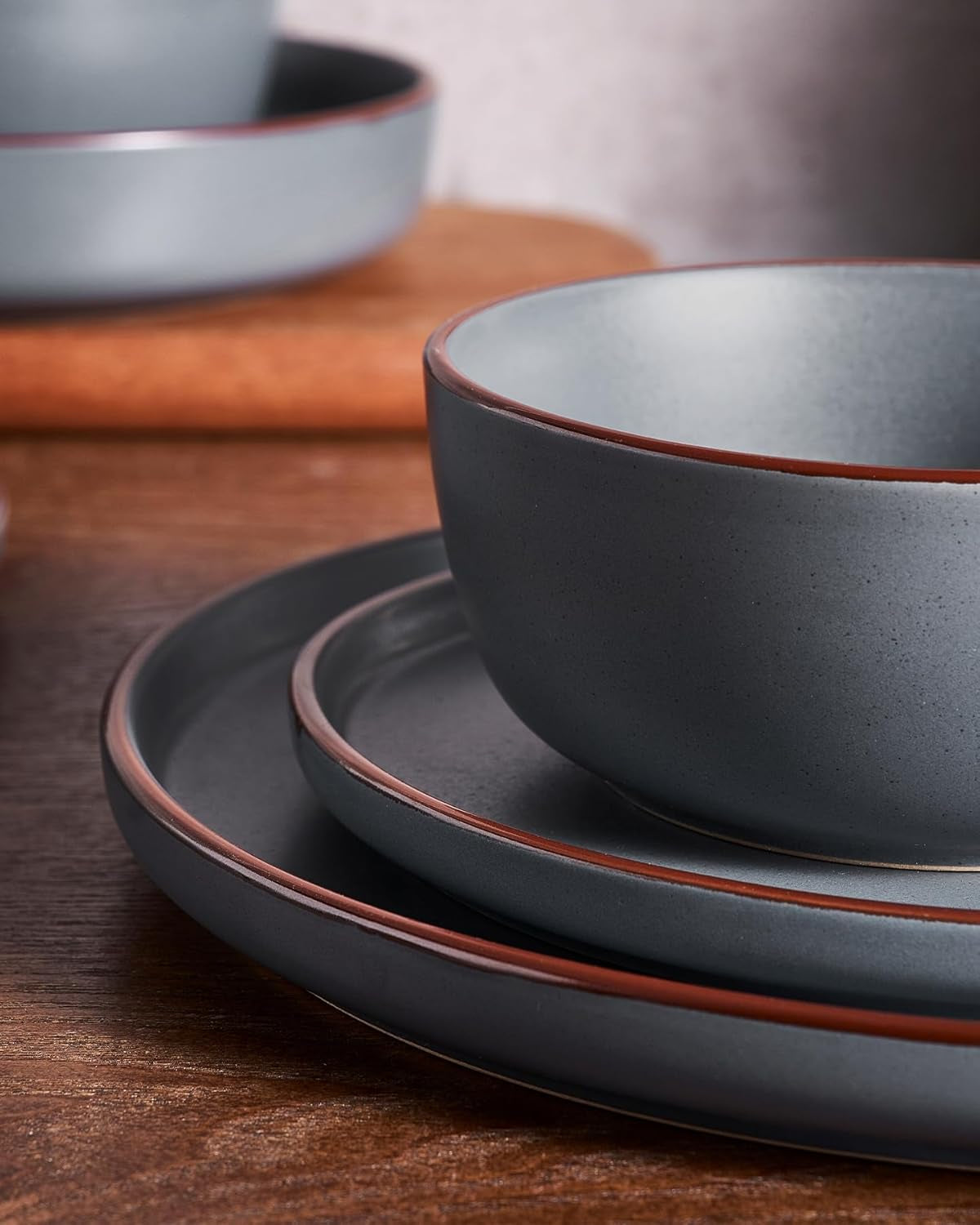 Mercury serviesset, 12-delige serviesset, 4-persoons aardewerk serviesset met dinerborden, dessertborden, ontbijtgranenschalen, magnetron- en vaatwasmachinebestendig, antracietgrijs