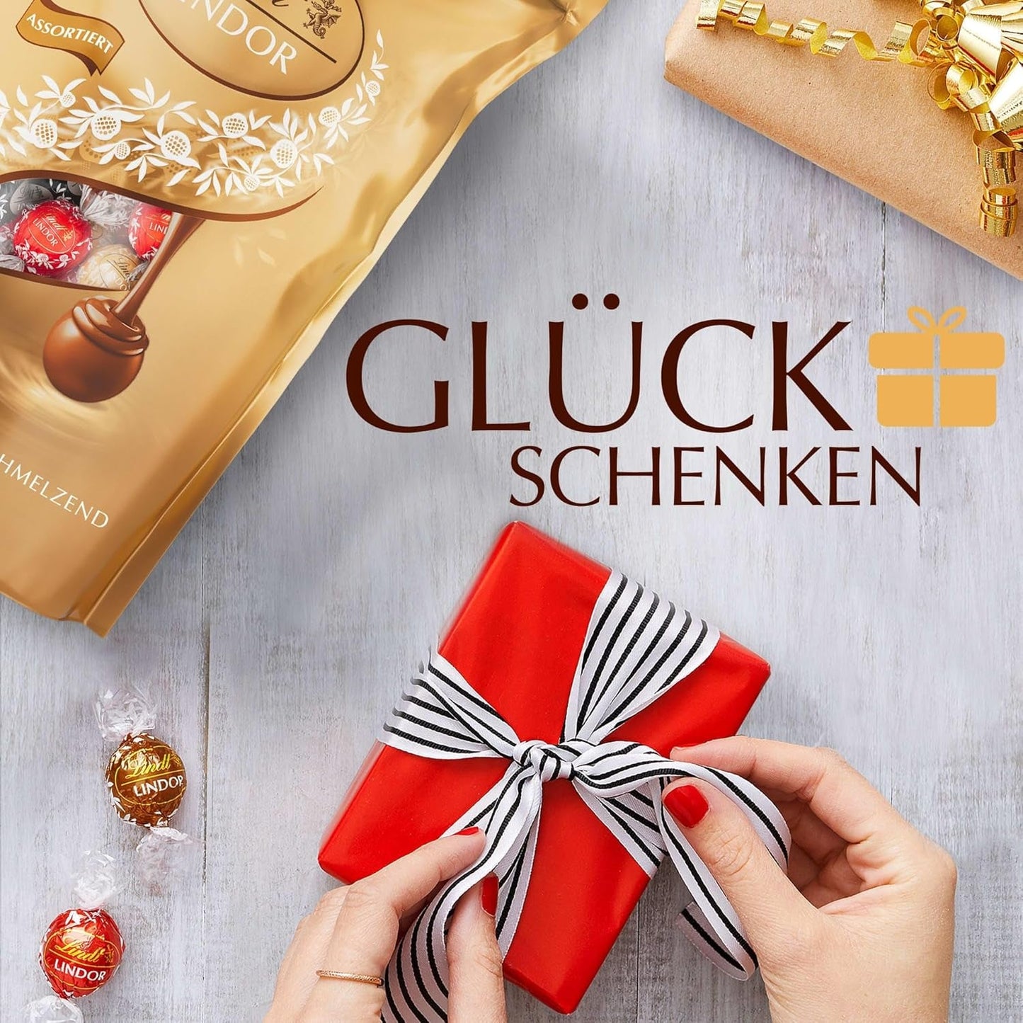 Klassiek assortiment Lindt chocoladebolletjes LINDOR | ca. 80 bolletjes chocolade (melk, wit, puur 60%, hazelnoot) | Grootverpakking, 1 kg
