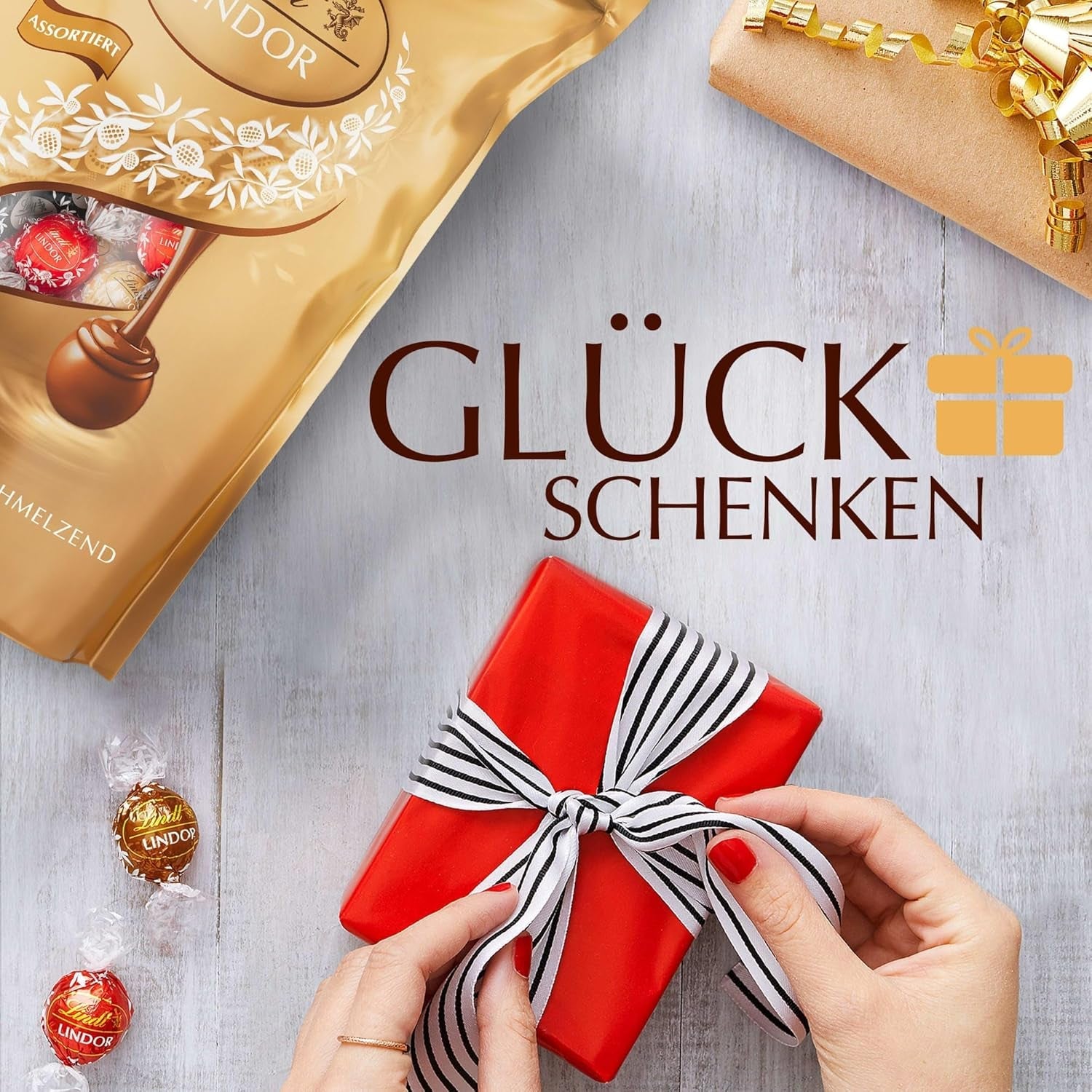 Klassiek assortiment Lindt chocoladebolletjes LINDOR | ca. 80 bolletjes chocolade (melk, wit, puur 60%, hazelnoot) | Grootverpakking, 1 kg