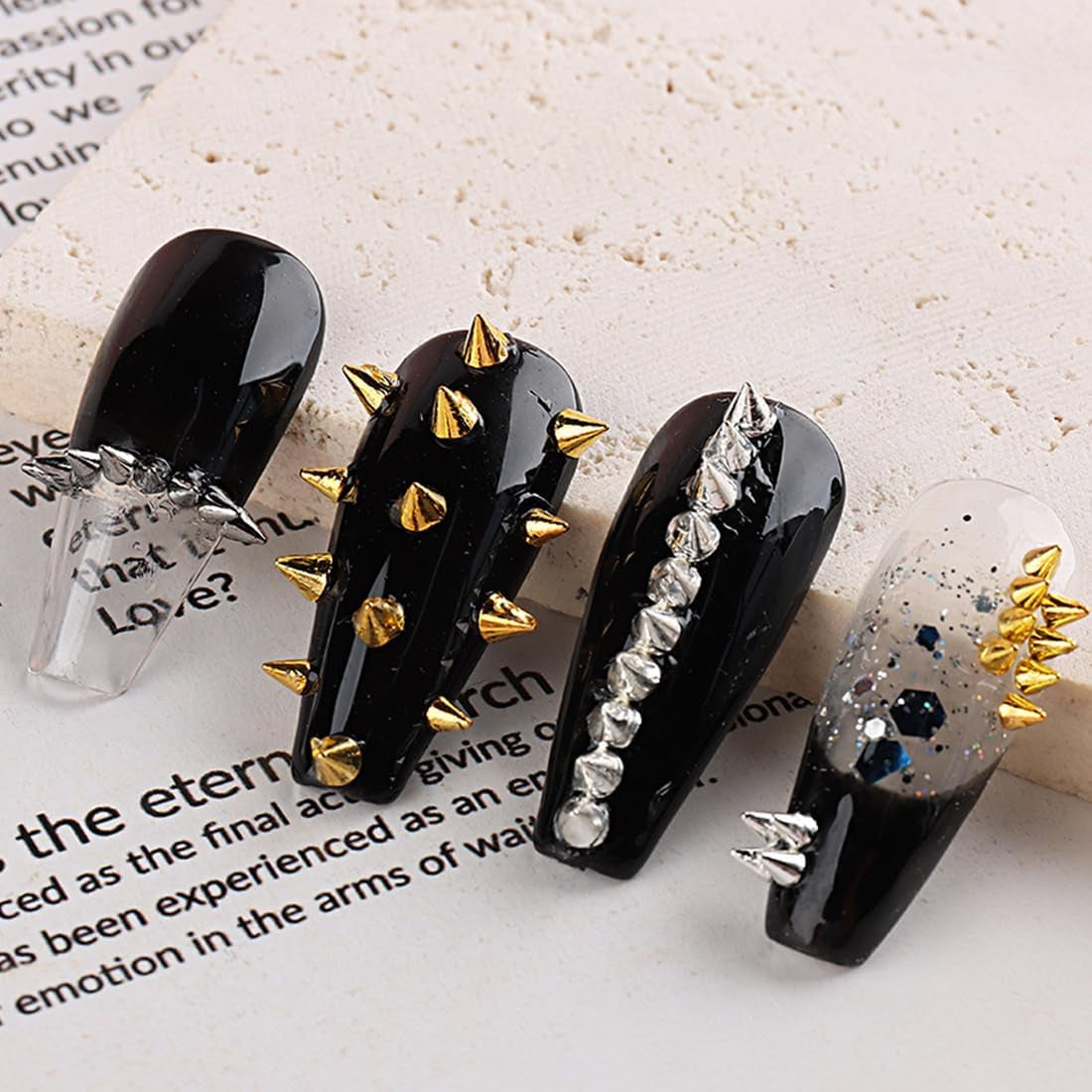 Mini Metall Nieten Punk Nail Charms Goud Zilver Strasssteine ​​Nägel Charm Kegel Spikes Nagelschmuck Glitzersteine ​​Nail Art Studs Nagel Steine ​​Legierung Nagelanhänger Rhinestones Nageldesign Zubehör
