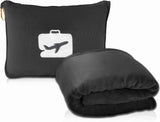 Eversnug Reisdeken en -kussen - Zachte 2-in-1 vliegtuigdeken met zachte zak, kussensloop, handtashoes en rugzakhouder (bordeauxrood) Reiskussens Naty Shop Zwart