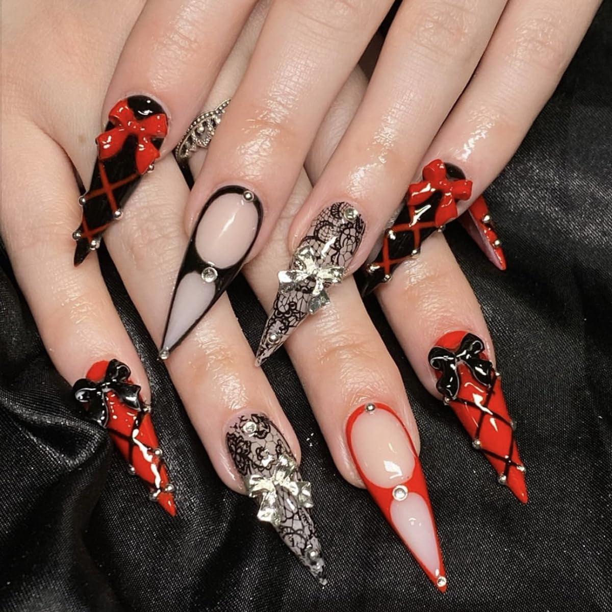 Mouyuglow Lange nagels Stiletto Melkwit Gradiënt Roze Glitter Cool Nepnagels met lijm Roze Ombre Glitter Kunstnagels
