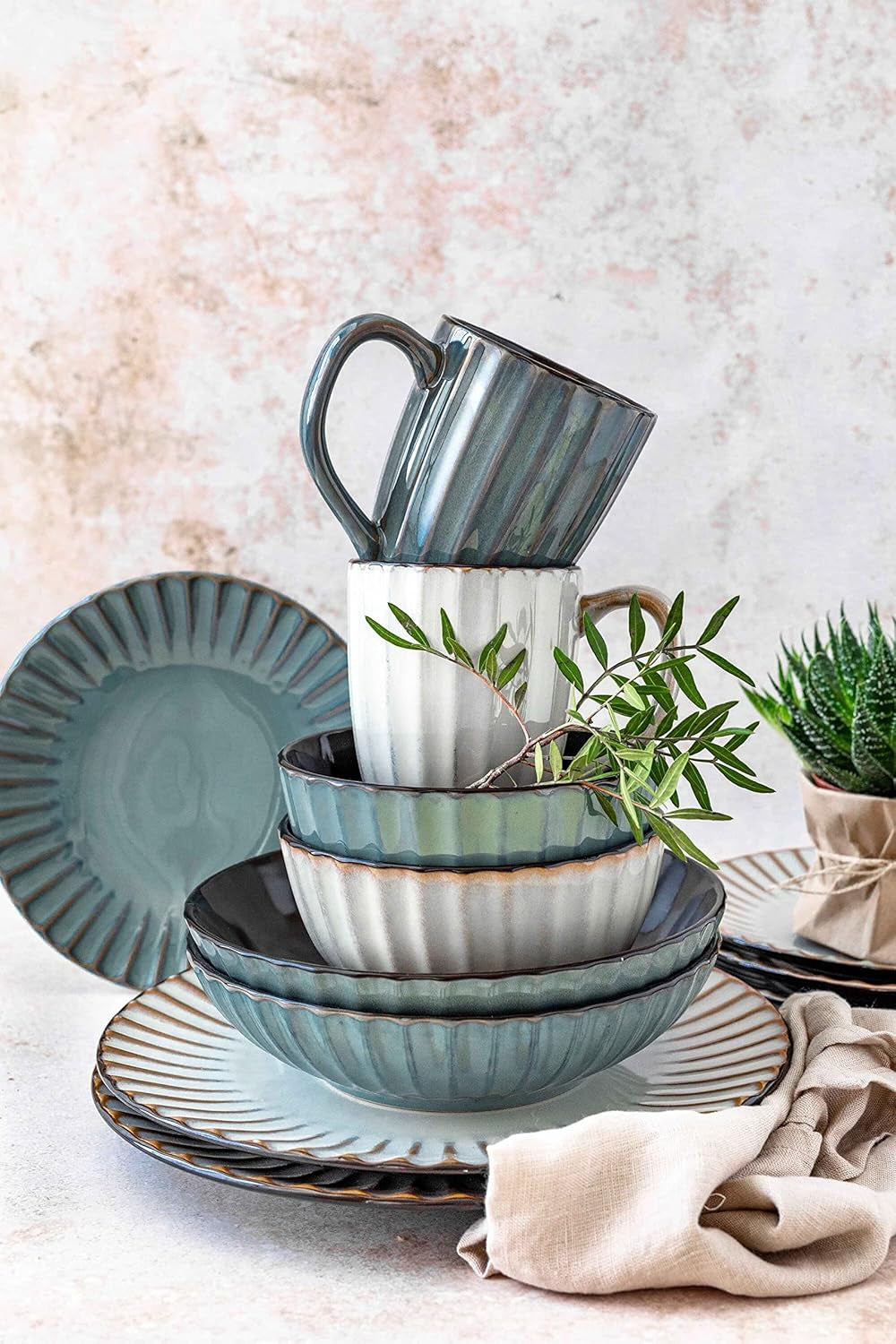 MÄSER 931966 Confino-serie servies voor 4 personen, moderne vintage look, keramische ontbijtset, 12-delig, petroleumkleur met zwarte accenten, steengoed