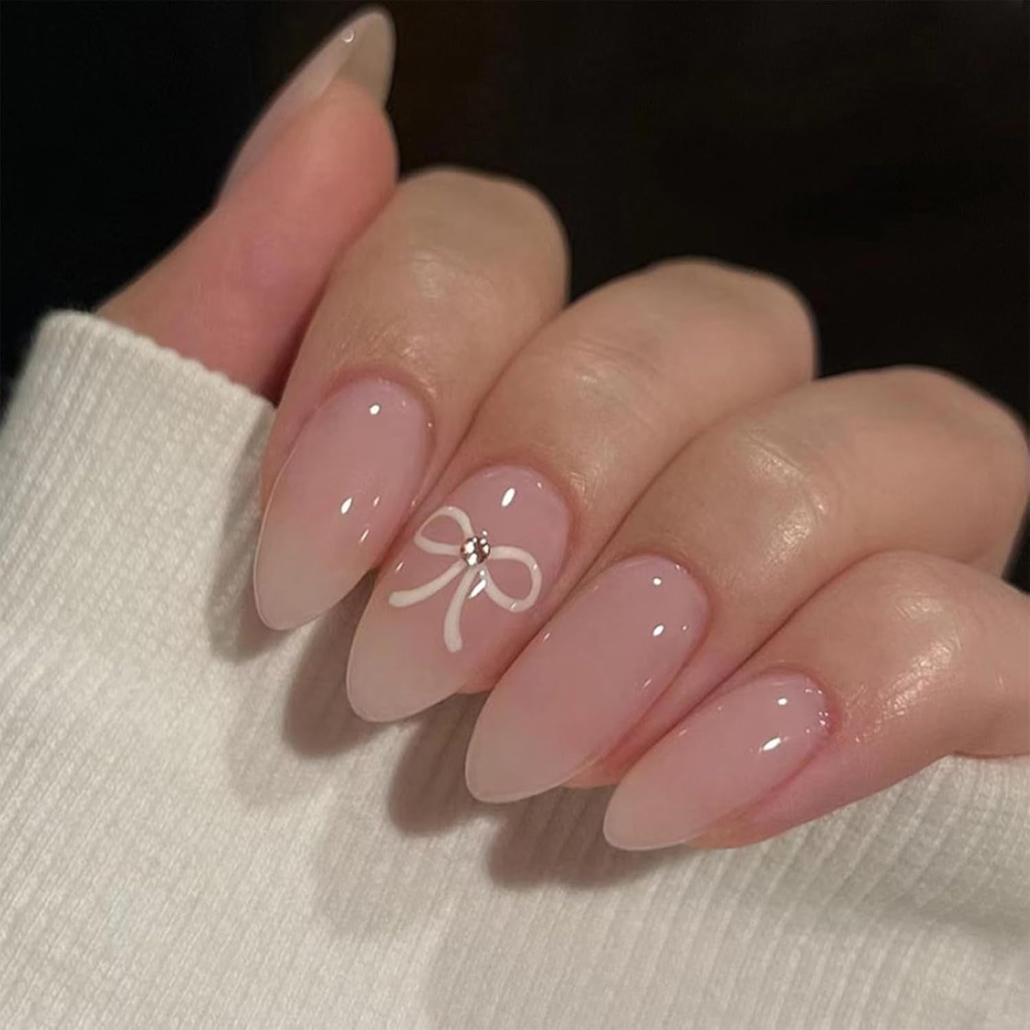 24pcs Witte Amandelpers op Franse nagels met strikken Parels Nepnagels Lijm op valse nageltips Glitternagels