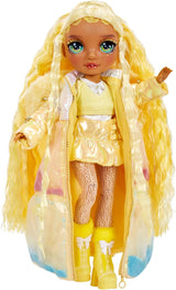 Rainbow High Winter Wonderland - Sunny (geel) - 28 cm verborgen magische wateropblazende sneeuwpop modepop met sneeuwpopset, geschikt voor 4-12 jaar oude kinderen en verzamelaars