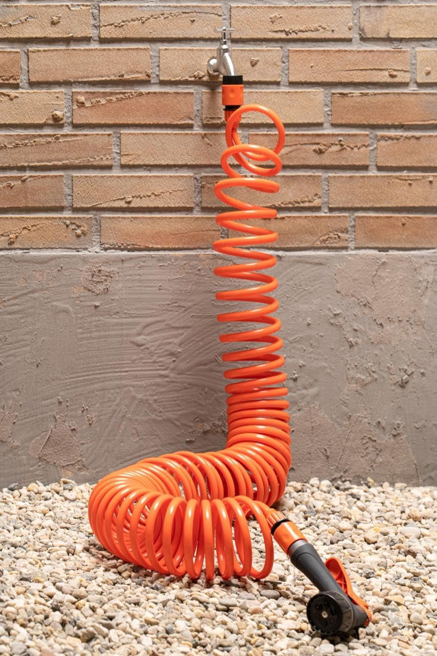 BLACK+DECKER Spiraalslang 15M - Tuinslang inclusief tuinsproeier en 1/2" fittingen - Kunststof - Oranje/Zwart