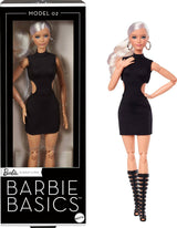 Barbie Basics Model 2 verzamelpop met blond haar, zwarte mini-jurk en gladiatorlaarzen, universele pasvorm, beweegbaar lichaam en verwisselbaar hoofd, JBH71 Naty Shop-poppen Standaardtitel