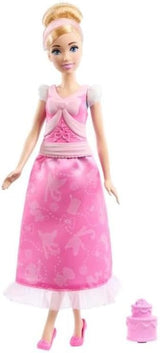 Mattel Disney Princess Toys Assepoester modepop met 2 outfits, 9 accessoires, 2 topjes met clips en 2 rokken. 2-in-1-verhalen geïnspireerd op de Disney-film JCR95