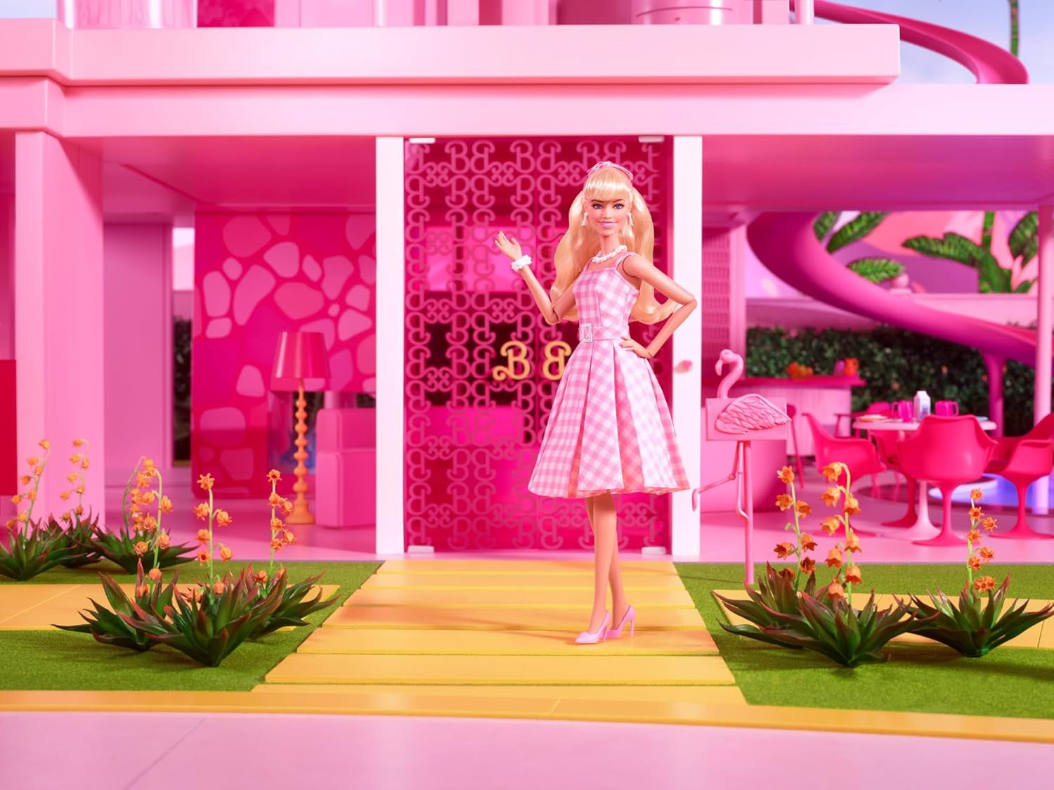 Barbie pop de filmpop in roze en witte jurk en madeliefjeketting Margot Robbie verzamelspeelgoed voor 3 jaar oud HPJ96