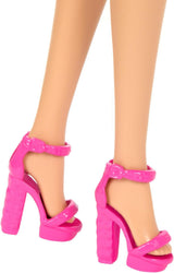 Barbie Fashionistas #223 pop met golvend blond haar, jurk en accessoires geïnspireerd door Totally Hair, 65-jarig jubileum verzamelbare modepop, HRH20