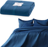 Ameliahome sprei 200X220 Cm donkergroene sprei met twee reliëfzijden Mat Satijn Carmen Bedden en Dekens Besuche den AmeliaHome-Store Carmen donkerblauw 170X210 Cm