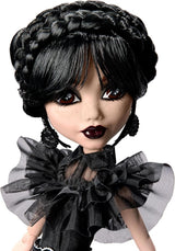Monster High Wednesday-pop, Rave'N Wednesday-verzamelfiguur in zwarte gotische jurk, geïnspireerd door de dansscène, premium accessoires en poppenstandaard, HXJ03