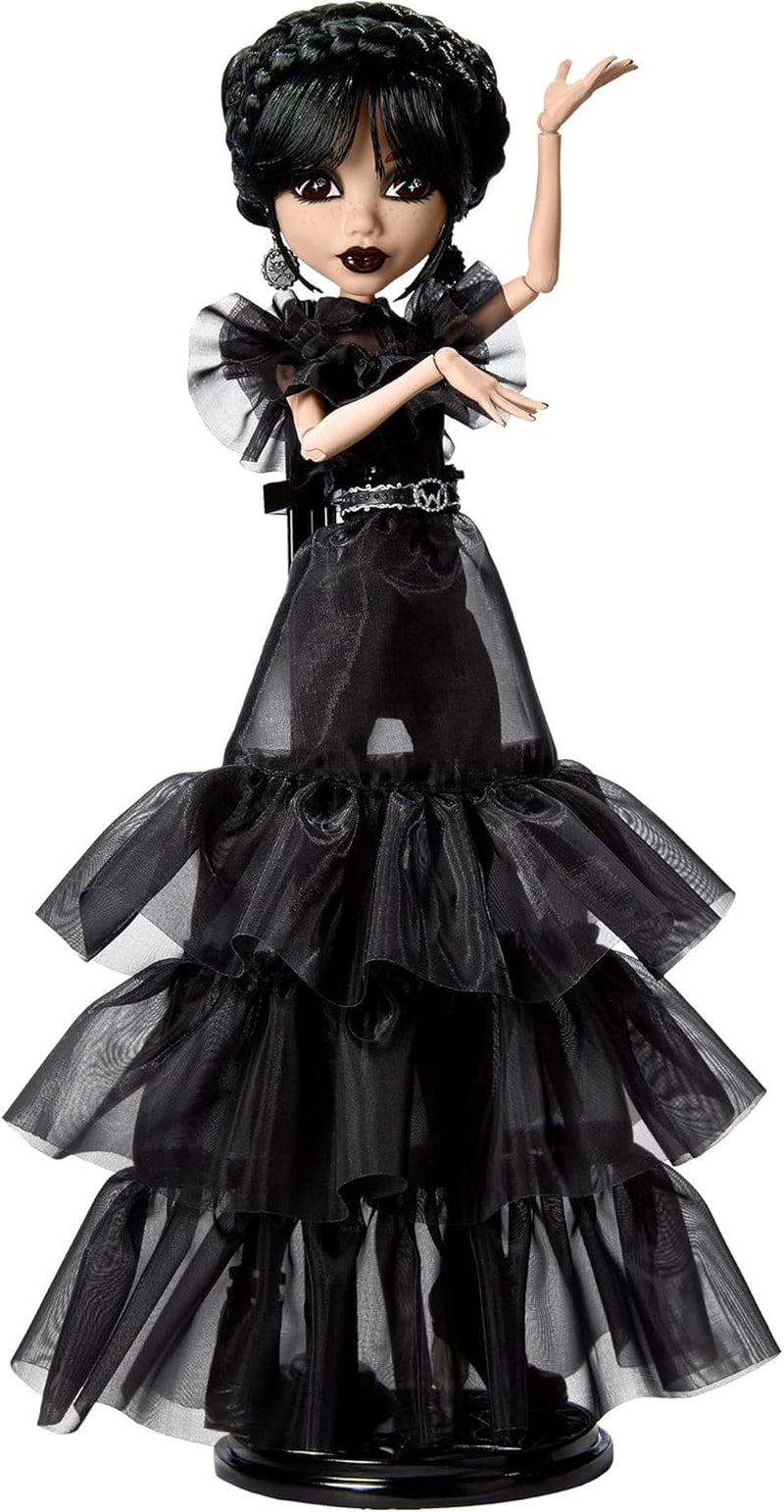 Monster High Wednesday-pop, Rave'N Wednesday-verzamelfiguur in zwarte gotische jurk, geïnspireerd op het danspodium, premium accessoires en poppenstandaard, HXJ03 Naty Shop-poppen Standaardtitel