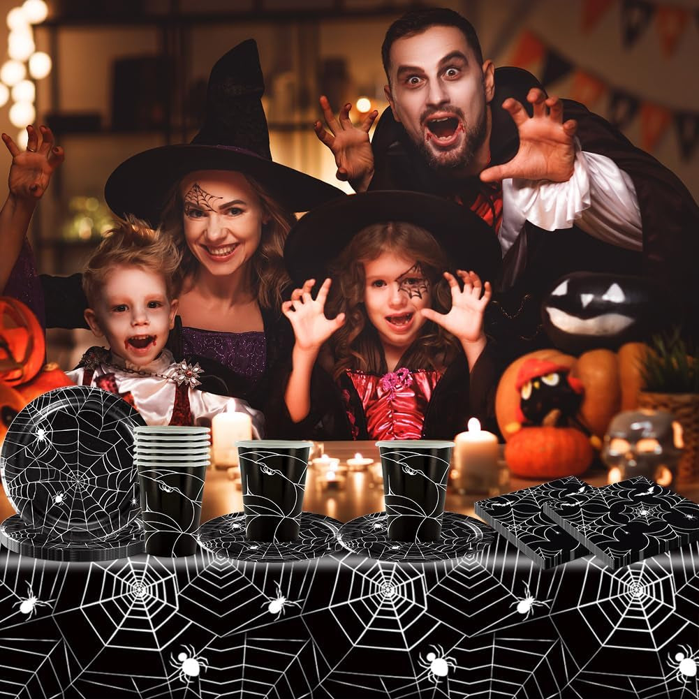 49-delige Halloween Spider papieren bestekset inclusief borden, servetten, glazen en tafelkleed. Zwart servies bestaande uit dessertborden, servetten en glazen.